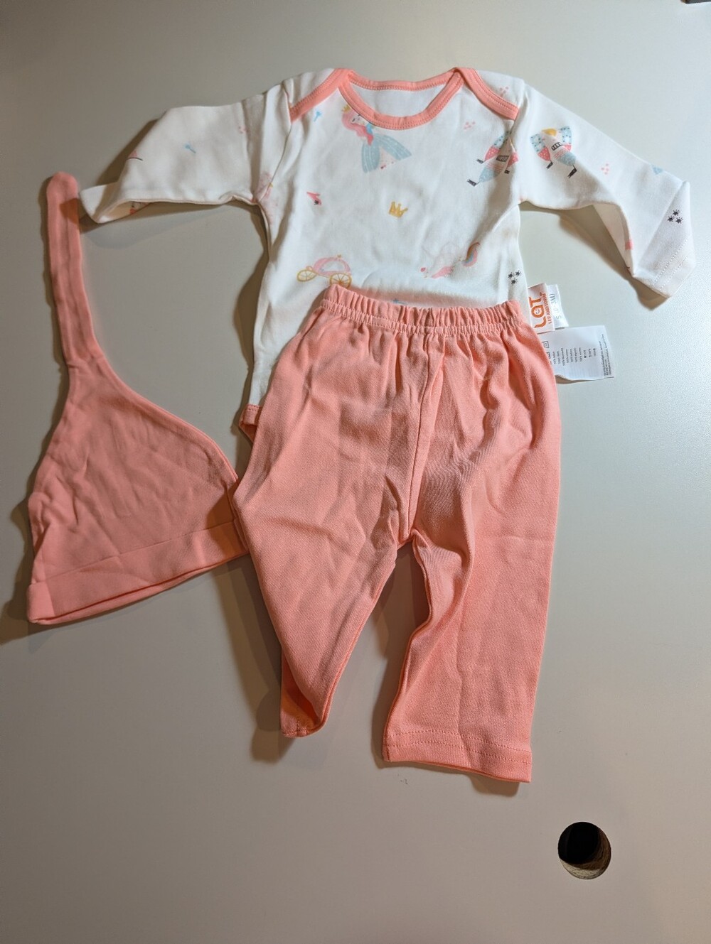 Lee & Town Princess Castle Baby Girls Peach Two-Piece Set with Hat NWT 0-3 Month